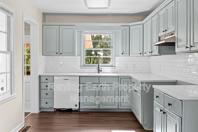 Building Photo - 2224 3rd St NW