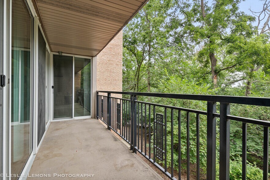 Balcony - 5900 Oakwood Dr