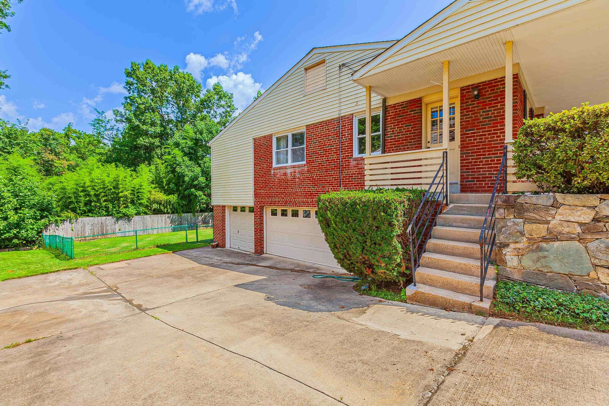 Building Photo - 3215 Brooklawn Ter