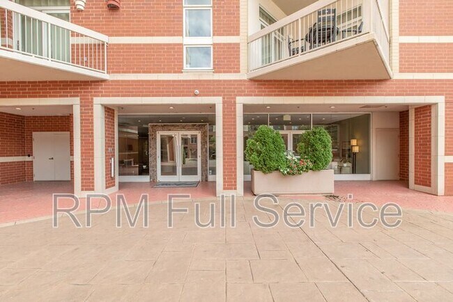 Building Photo - 110 31st Ave N