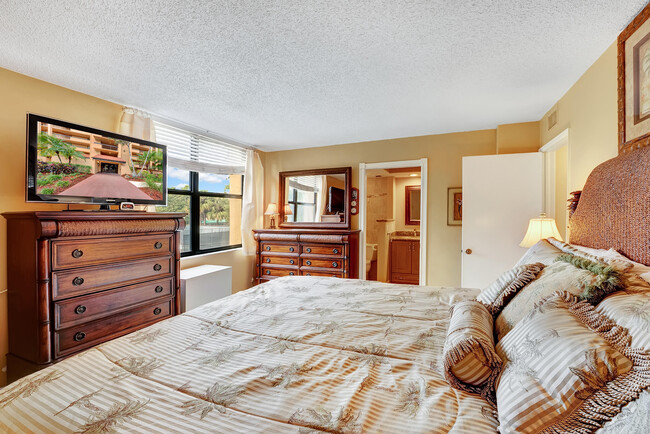 Building Photo - 450 Egret Cir