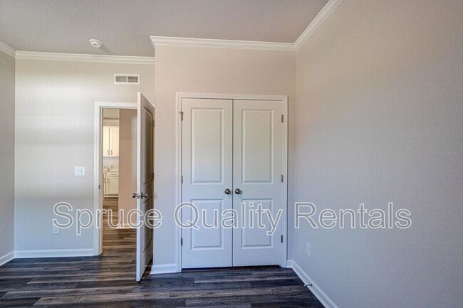 Building Photo - 712 Spoonbill Trl
