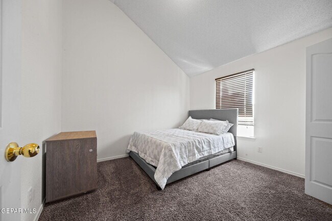 Building Photo - 14148 Patriot Point Dr