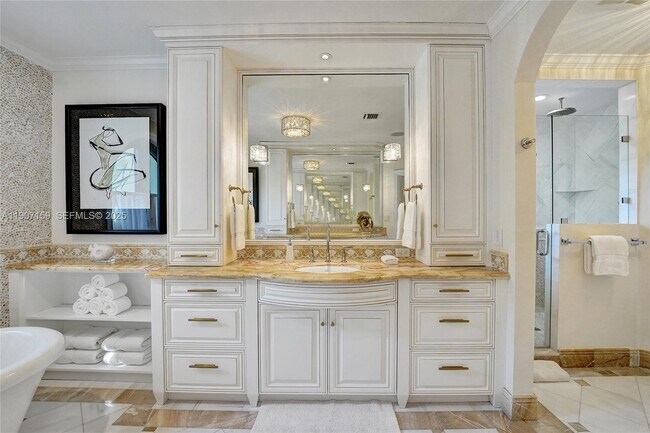 Building Photo - 2035 NE 31st Ave