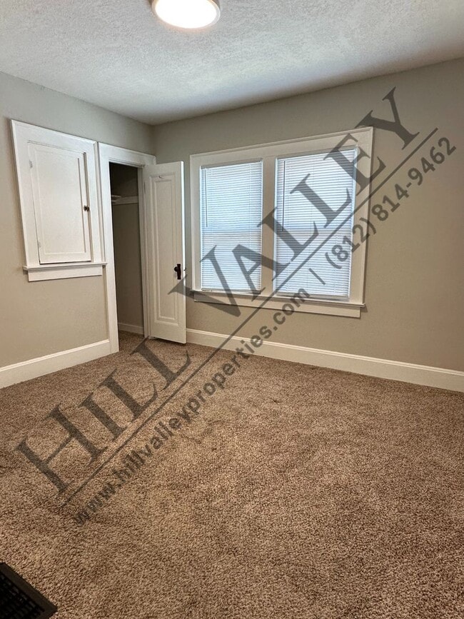 Building Photo - Two Bedroom Home