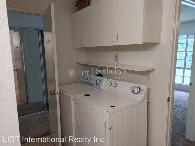 Building Photo - 2 br, 1 bath House - 46-1069 Emepela Way #3R
