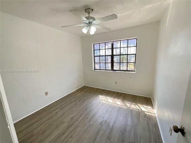 Building Photo - 1675 W 68th St
