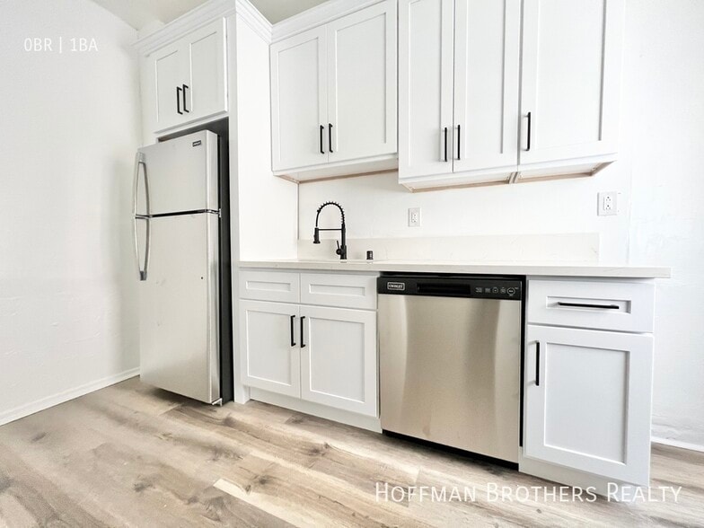 Building Photo - 1518 S Hope St