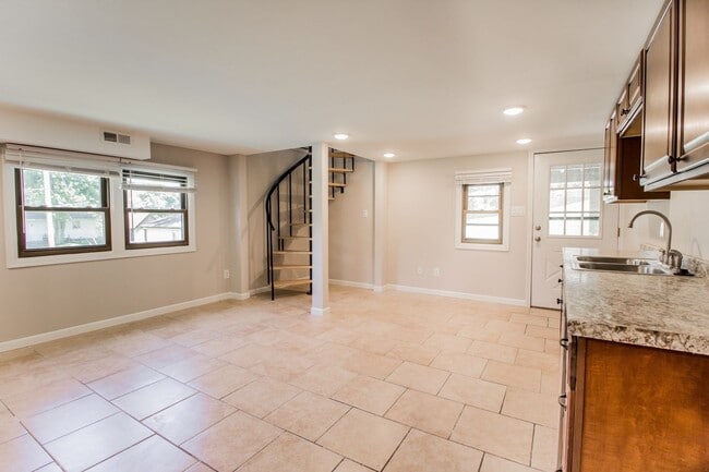 Building Photo - 2242 Zumbehl Rd