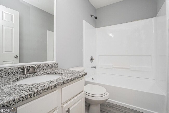 Building Photo - 3289 Saville St SW