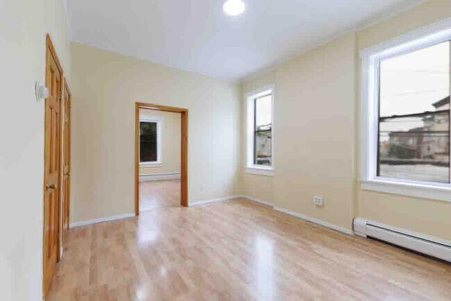 Building Photo - 3 Ridgley Pl
