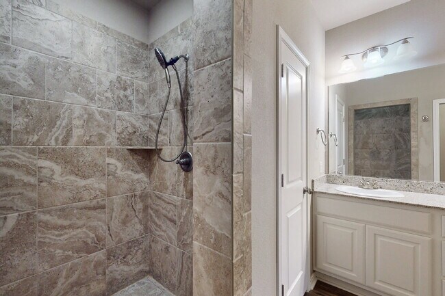 Building Photo - Welcome Home to Summit Crossing