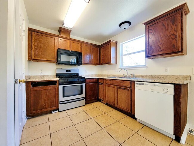Building Photo - 7400 Muffin Dr