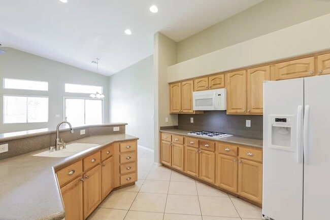 Building Photo - 2126 Paganini Ave