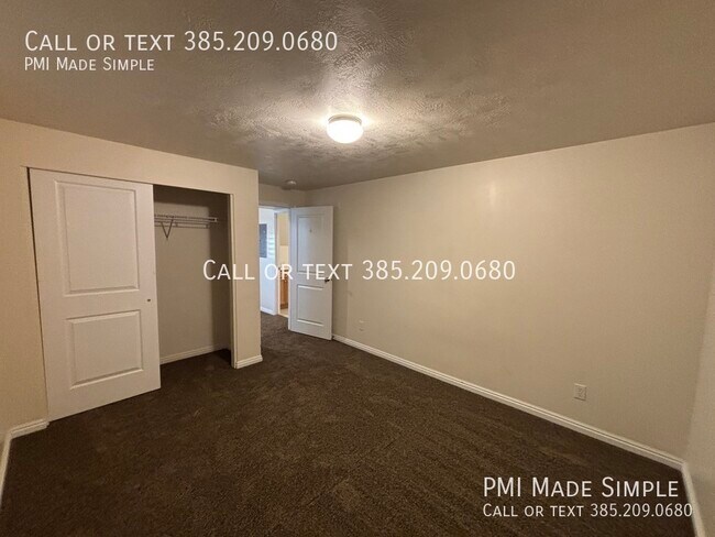 Building Photo - 14910 Treseder St