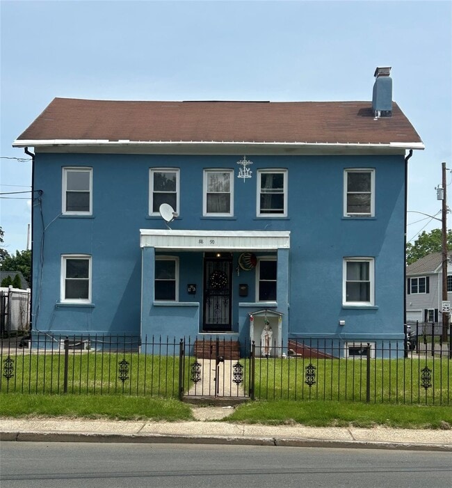 Primary Photo - 88 Samsondale Ave