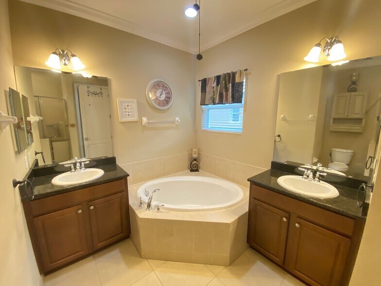 Building Photo - EAGLE CREEK (LAKE NONA) - 4BR/3.5BA TWO ST...