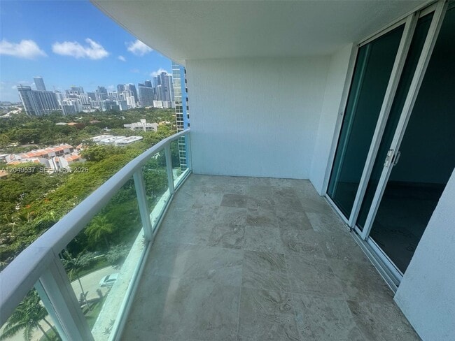 Building Photo - 2101 Brickell Ave