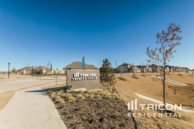 Building Photo - 8101 Howell Oak Dr