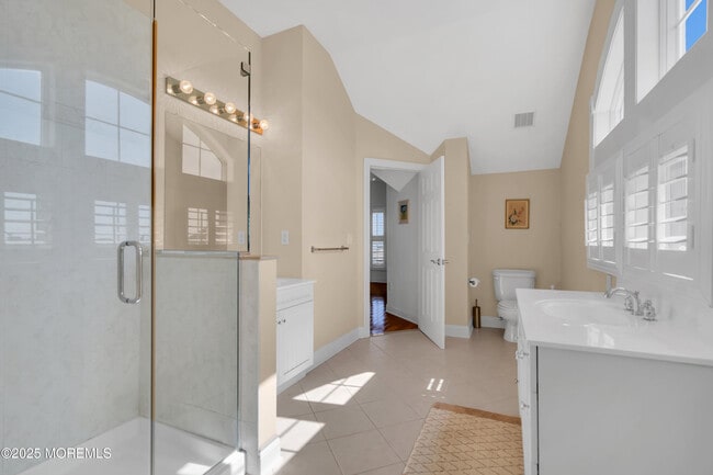 Building Photo - 106 2nd Ave