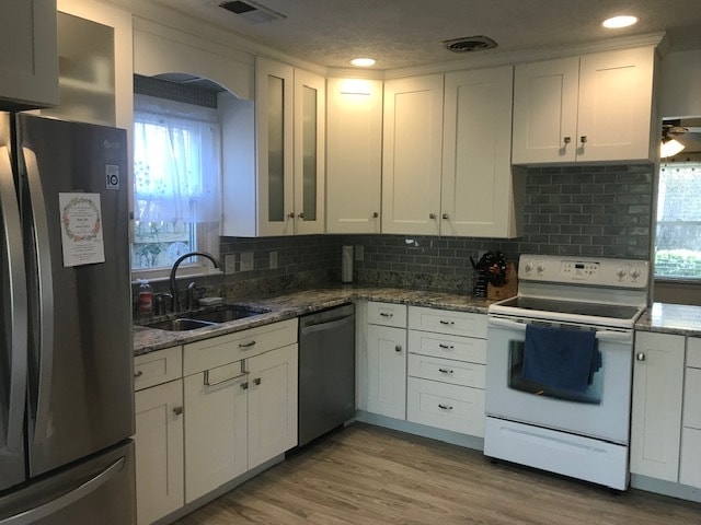 More Kitchen - 117 Monte Vista Ave