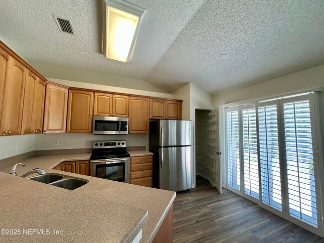 Building Photo - 412 La Reserve Cir