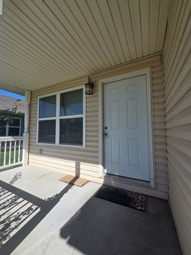 Building Photo - 906 Whitetail Ct