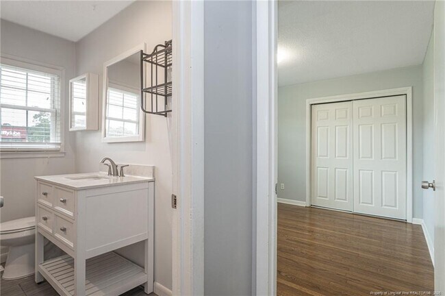 Building Photo - 401 Southwick Dr