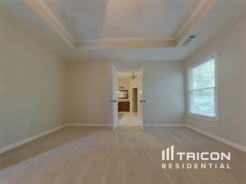 Building Photo - 6735 Hembree Dr