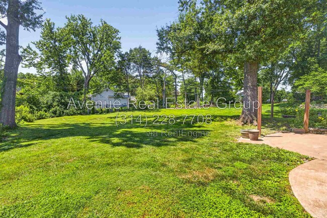 Building Photo - 6 The Knolls Ln