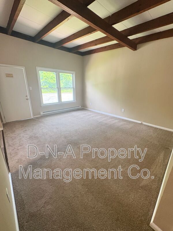 Building Photo - 114 Cabanna Ln