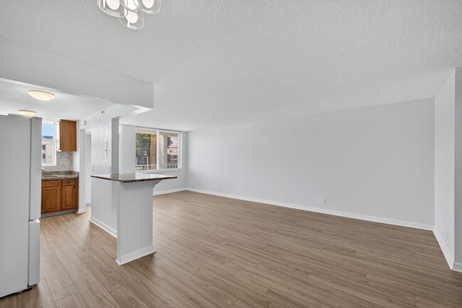 Building Photo - 104 Paradise Harbour Blvd