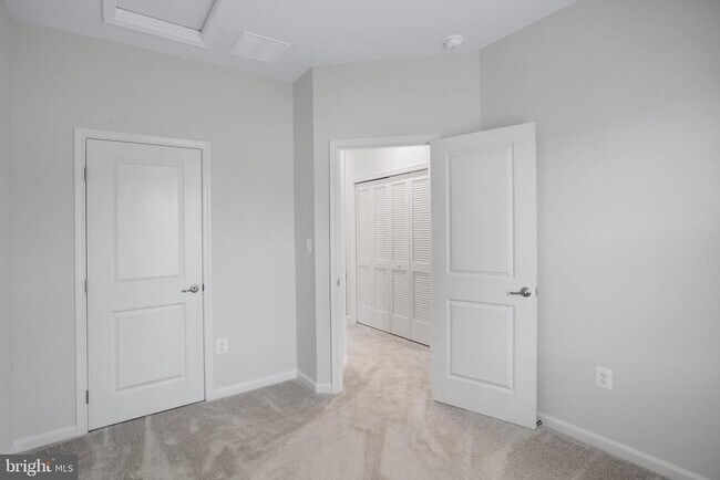 Building Photo - 9346 Tanfield Dr
