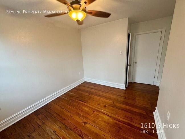 Building Photo - 1610 S Hicks-