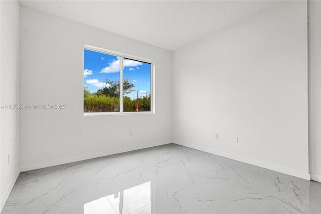 Building Photo - 22555 SW 125th Ave