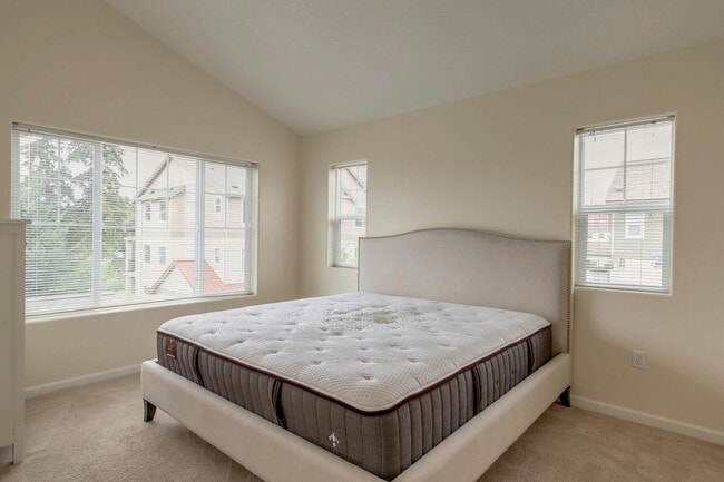 Building Photo - Timberland Falls Condo - 2bd, 2ba, 1011 sq...