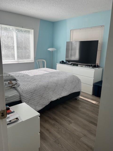 Building Photo - 406 Lakeside Dr