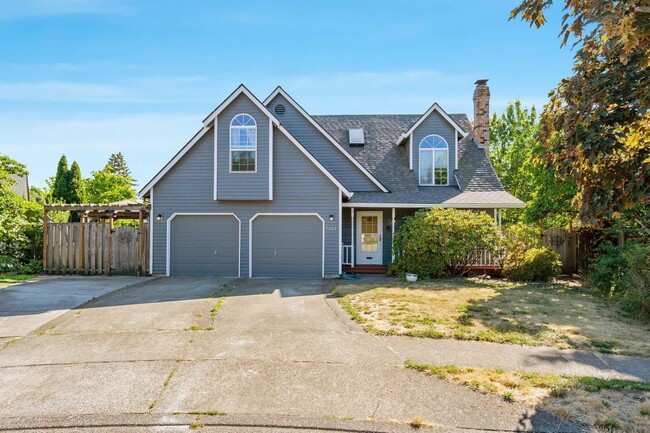 Building Photo - Comfortable 4-bdrm/2.5-bath home in Hillsb...