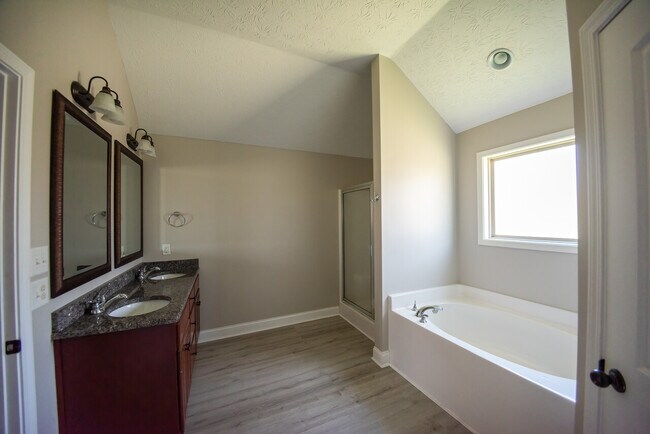 Building Photo - 8217 Lantern Ct