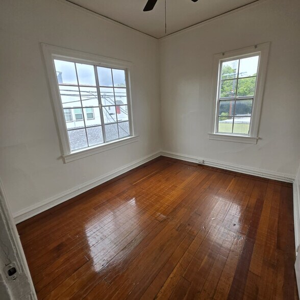 Building Photo - 833 N Formosa Ave