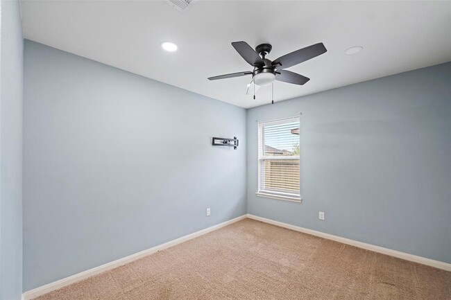 Building Photo - 9811 Texas Cut Ln