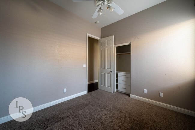 Building Photo - Charming 4BR/2BA Home in the Heart of Clovis Unified!
