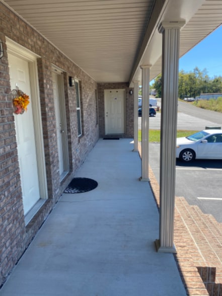 Building Photo - 211 Old Jacksboro Pike