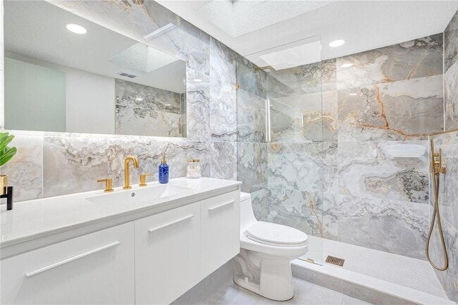 Building Photo - 1891 Oglesby Ave