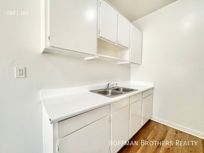 Building Photo - 739 Normandie Ave