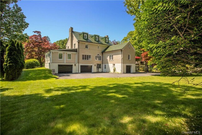 Building Photo - 451 Beechmont Dr