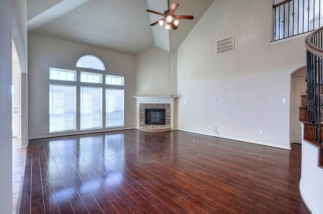 Building Photo - 8334 Cape Royal Dr