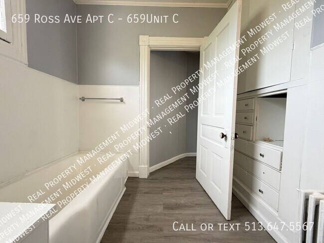 Building Photo - 659 Ross Ave