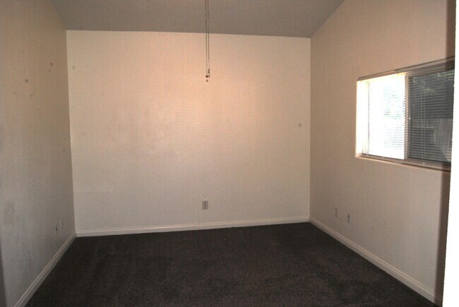 Building Photo - 5315 Clover Mountain St