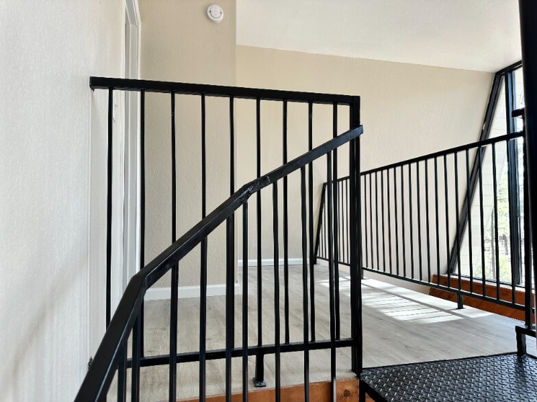 Building Photo - 3380 Timber Dr